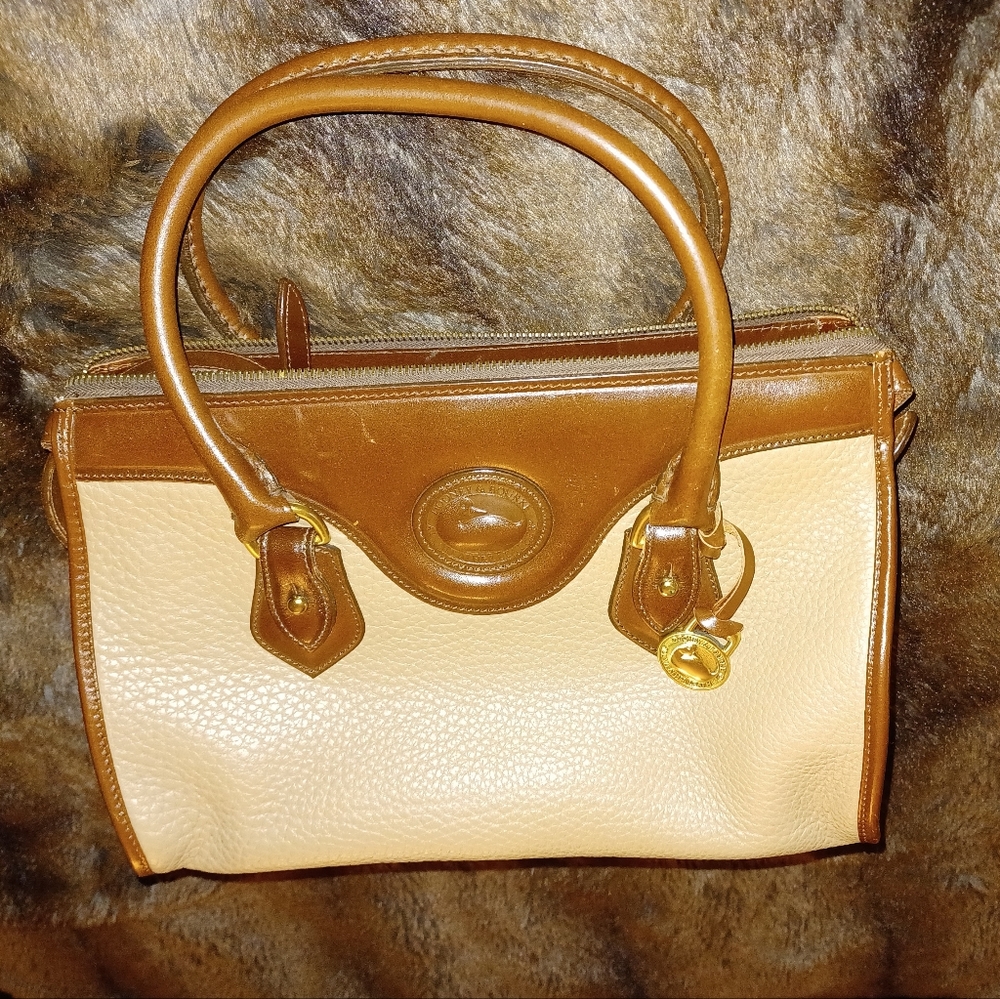 Dooney Bourke w/cross body strap